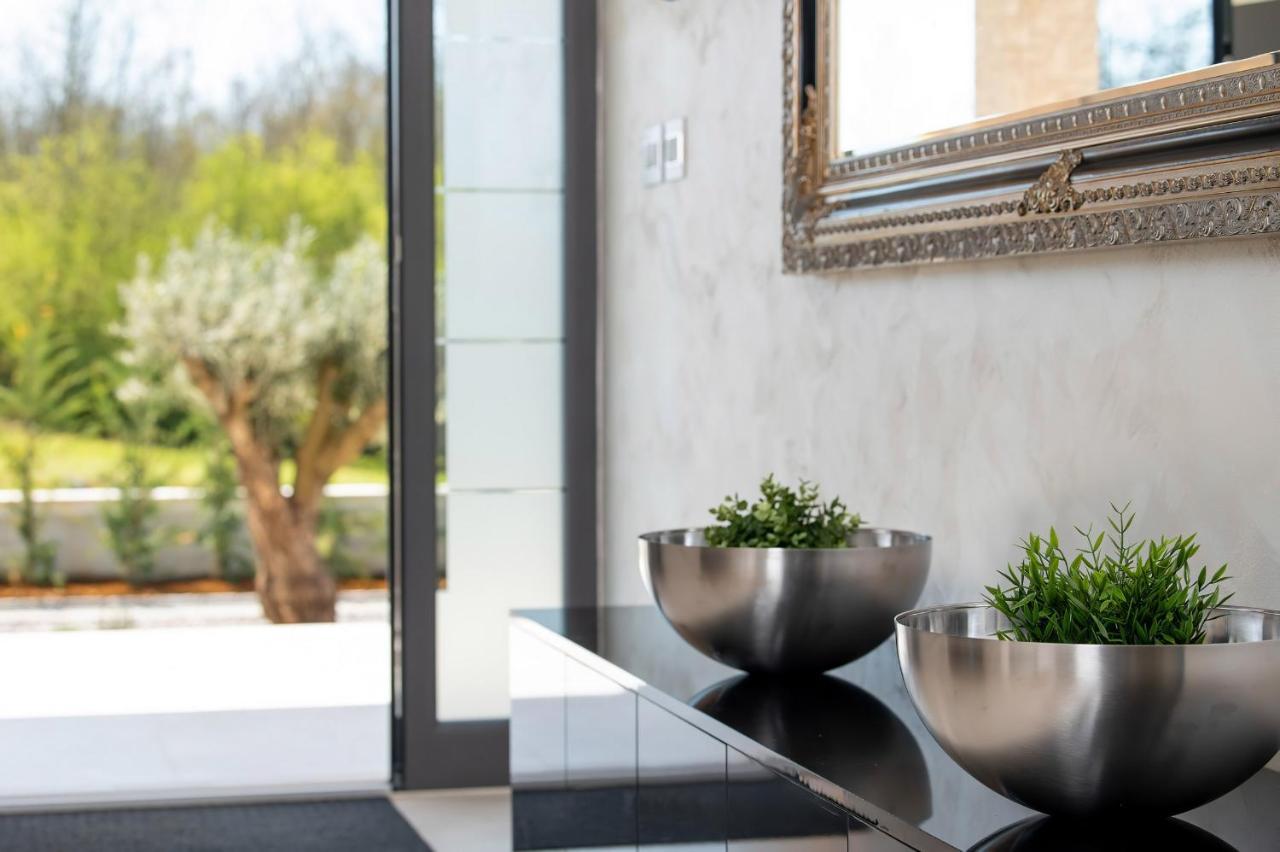 Potpićan Luxury Villa Santa Cruz With Xl Pool And Jacuzzi מראה חיצוני תמונה