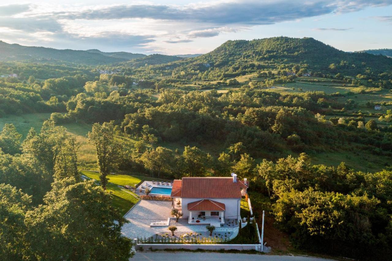 Potpićan Luxury Villa Santa Cruz With Xl Pool And Jacuzzi מראה חיצוני תמונה