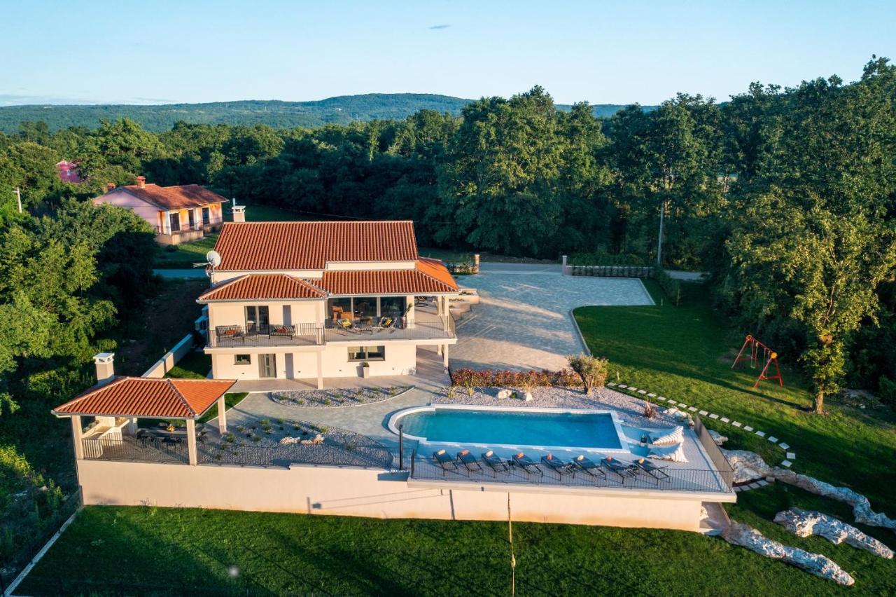 Potpićan Luxury Villa Santa Cruz With Xl Pool And Jacuzzi מראה חיצוני תמונה