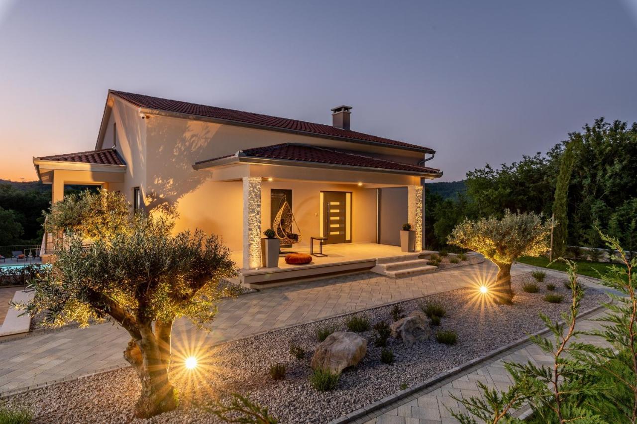 Potpićan Luxury Villa Santa Cruz With Xl Pool And Jacuzzi מראה חיצוני תמונה