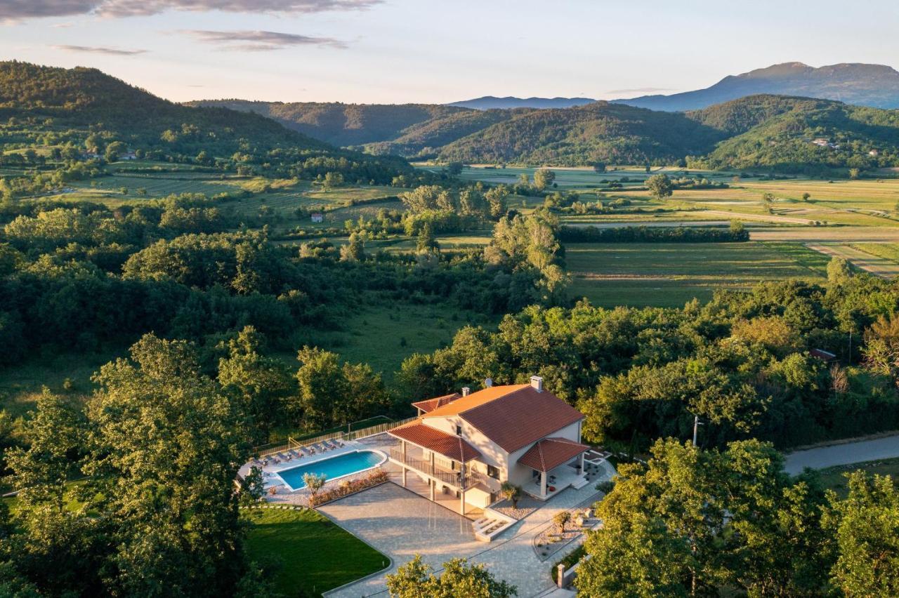 Potpićan Luxury Villa Santa Cruz With Xl Pool And Jacuzzi מראה חיצוני תמונה