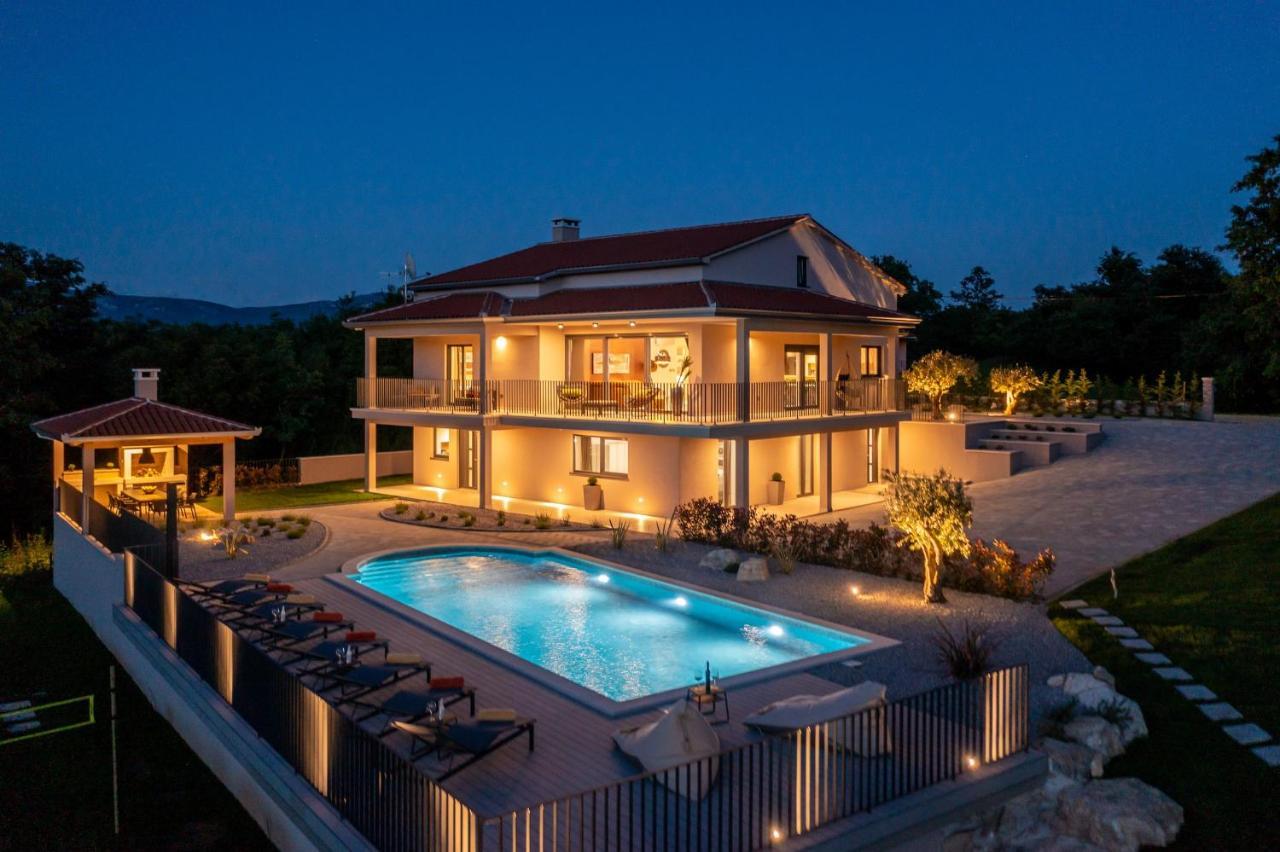 Potpićan Luxury Villa Santa Cruz With Xl Pool And Jacuzzi מראה חיצוני תמונה